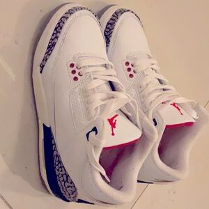 NIKE JORDAN 3 WHITE CEMENT - Boys size 3.5Y US